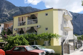 Apartments with a parking space Baska Voda, Makarska - 10406